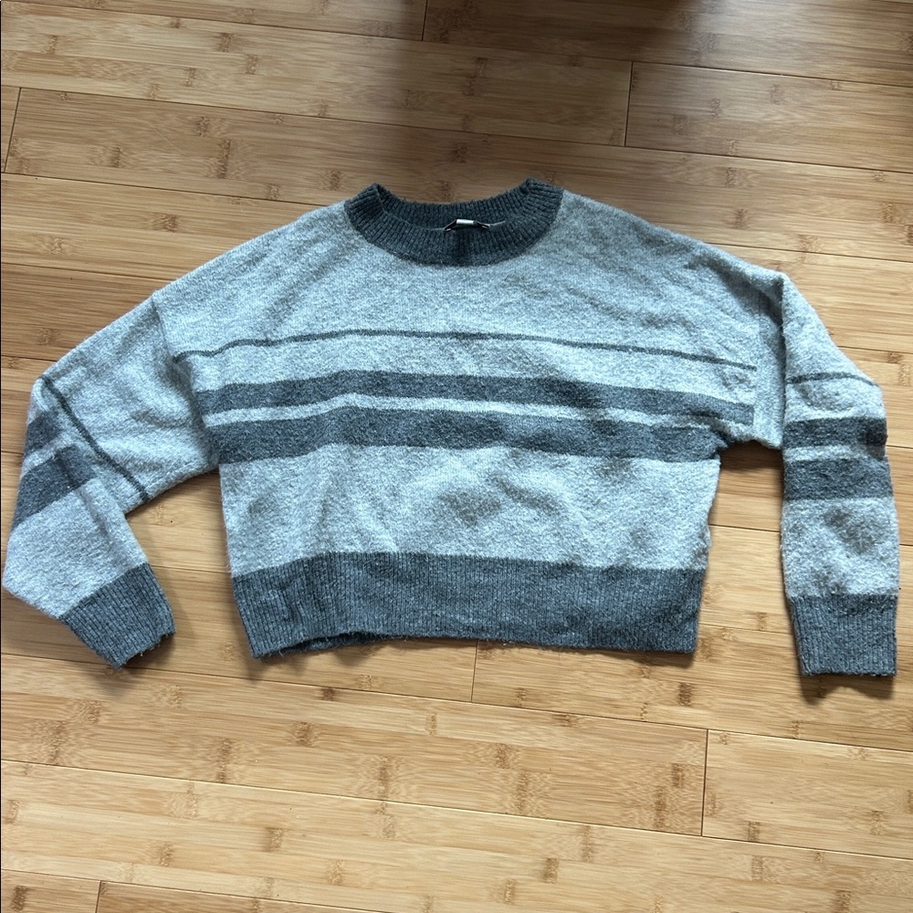 Topshop Gray Knit Cropped Sweater